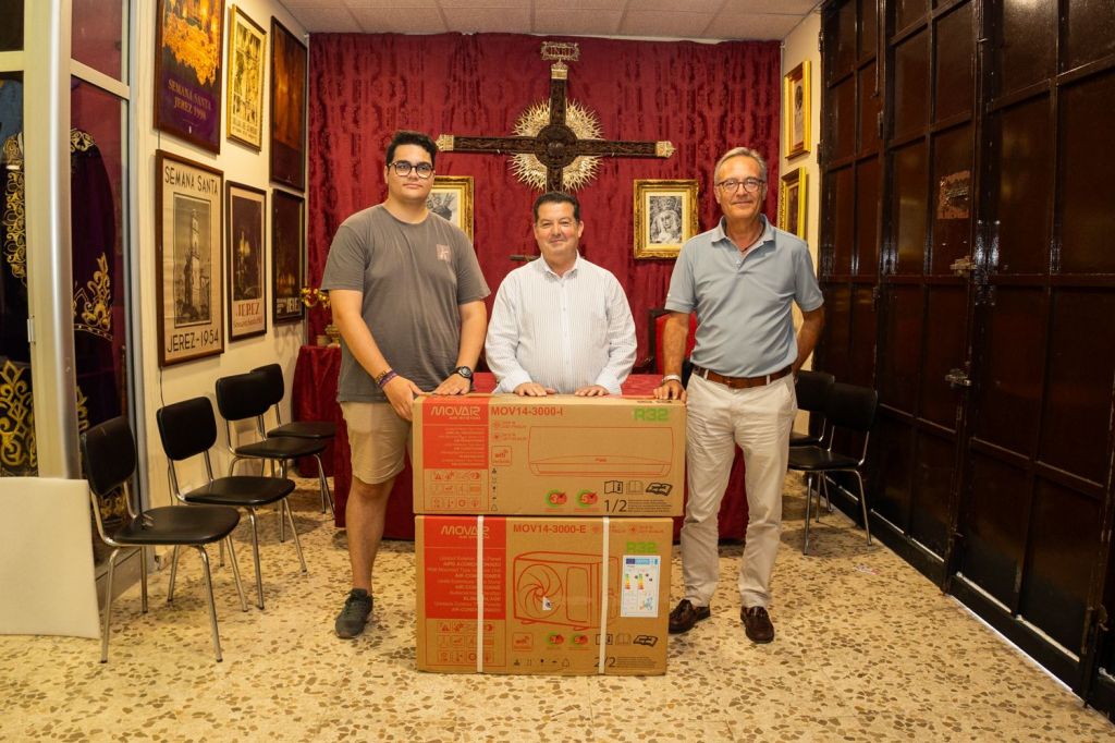La Hermandad de las Cinco Llagas premiada en el concurso ¡Anima a la ‘Roja’! de&nbsp;lavozdelsur.es