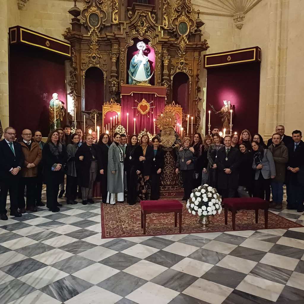 Instantánea del cierre del besamanos en honor a María Santísima de la&nbsp;Esperanza