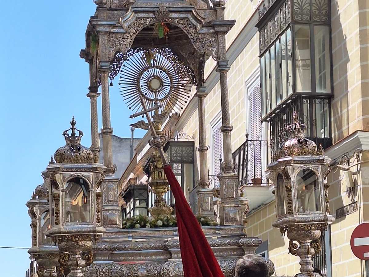 Representación Corporativa en la Salida Procesional del Corpus de&nbsp;Minerva