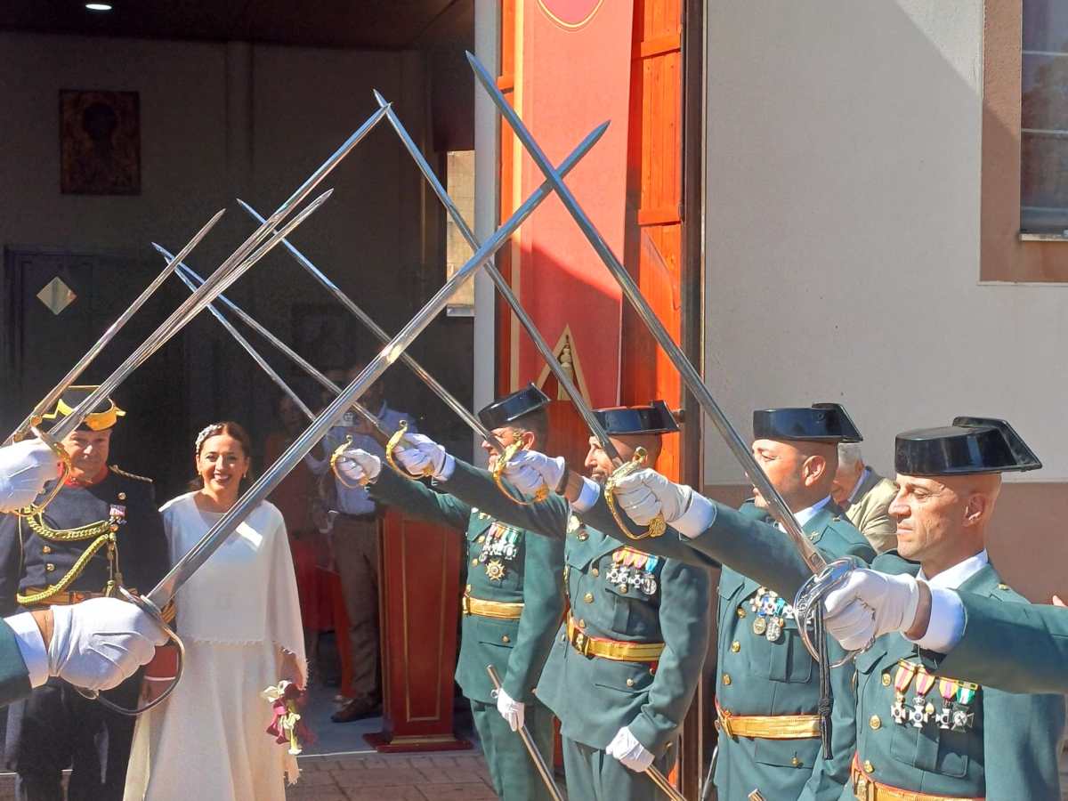 Felicitación a N. H. D. Juan Antonio Herrerapicazo y su esposa por sus bodas de&nbsp;plata